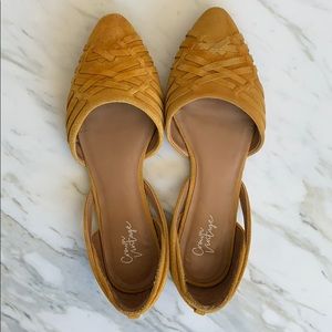 Crown Vintage Suede Mustard Flat